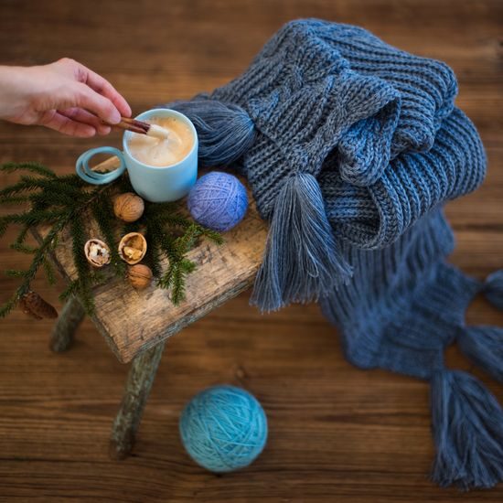 Pletená zimní šála s třásněmi - pudrově růžová