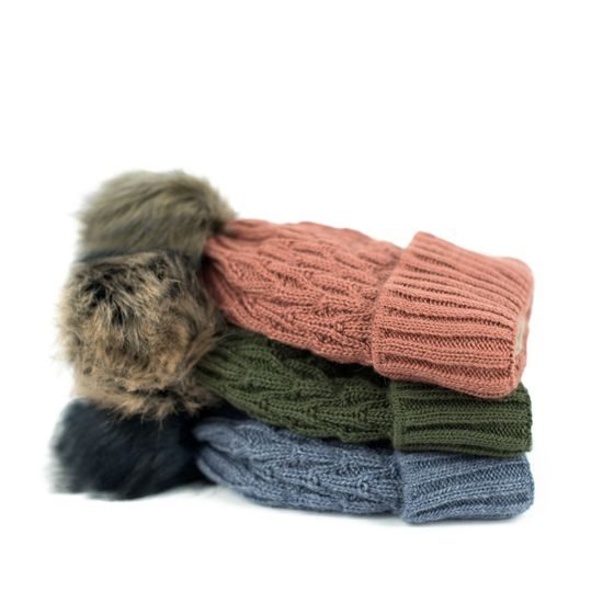 Čepice světlemodrá s bambulí