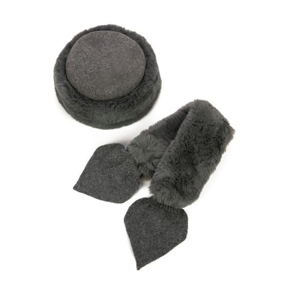 Čepice a límec - šedá