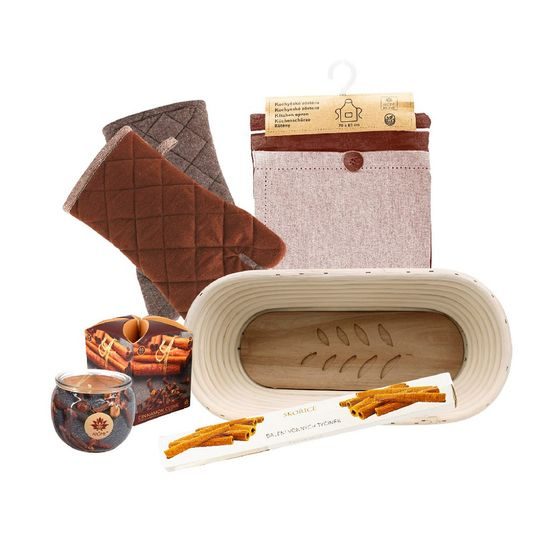 Dárkový kuchyňský set - ošatka, chňapka,zástěra, svíčka a vonné tyčinky Skořice