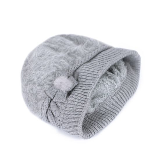 Elegantní chlupatý baret