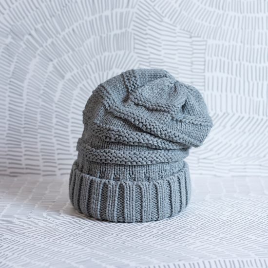 Zimní čepice černá nekousavá