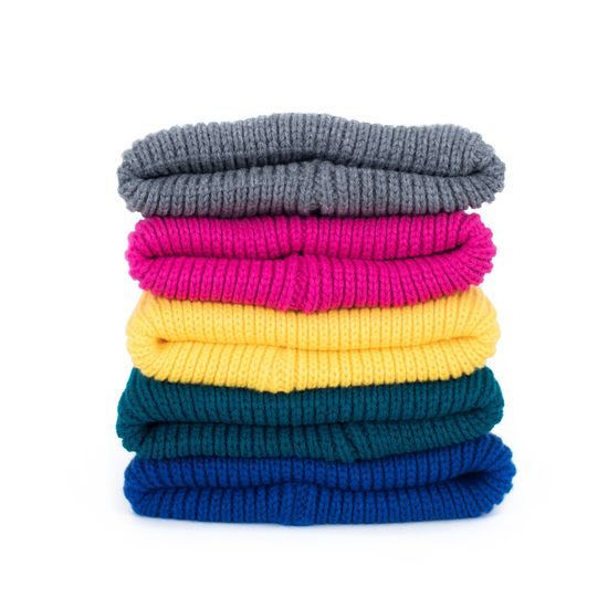 Zimní čepice s poker face motivem šedá