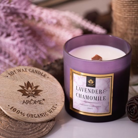 ARÔME Svíčka 400 g s dřevěným knotem a víčkem, Lavender and Chamomille