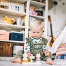 BIGJIGS BABY MOTORICKÁ NASAZOVACÍ HRAČKA LIŠKA A KRÁLÍČEK