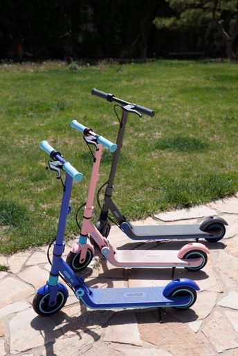 NINEBOT EKICKSCOOTER ZING E8 BLUE - ELEKTRICKÁ KOLOBĚŽKA