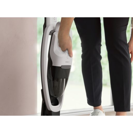 ELECTROLUX 300 CLEAN ES31CB18SH - TYČOVÝ VYSAVAČ
