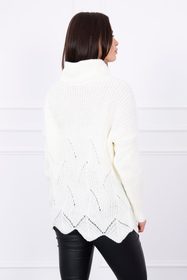 Pletený svetr s rolákem