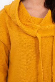 Asymetrický sveter s kapucňou
