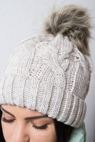 Pletená zimní čepice