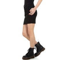 Černá mini sukně