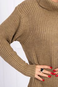 Pletený sveter s rolákom