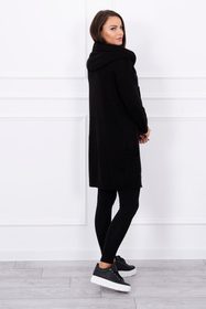 Čierny sveter s kapucňou