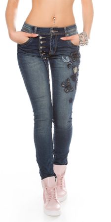 Moderní skinny džíny s výšivkou