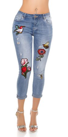 Dámske džínsy s výšivkou