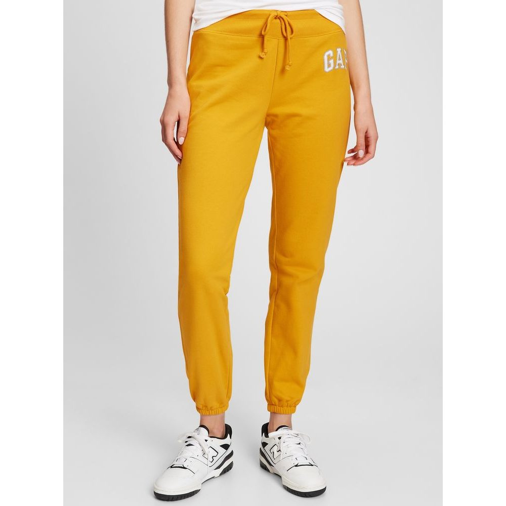 Outdoorweb.eu 606258 45 Teplaky GAP logo joggers luta Damske teplaky z upletu GAP 39.73