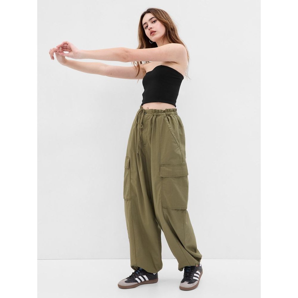 667192-01 Top bez ramínek Černá