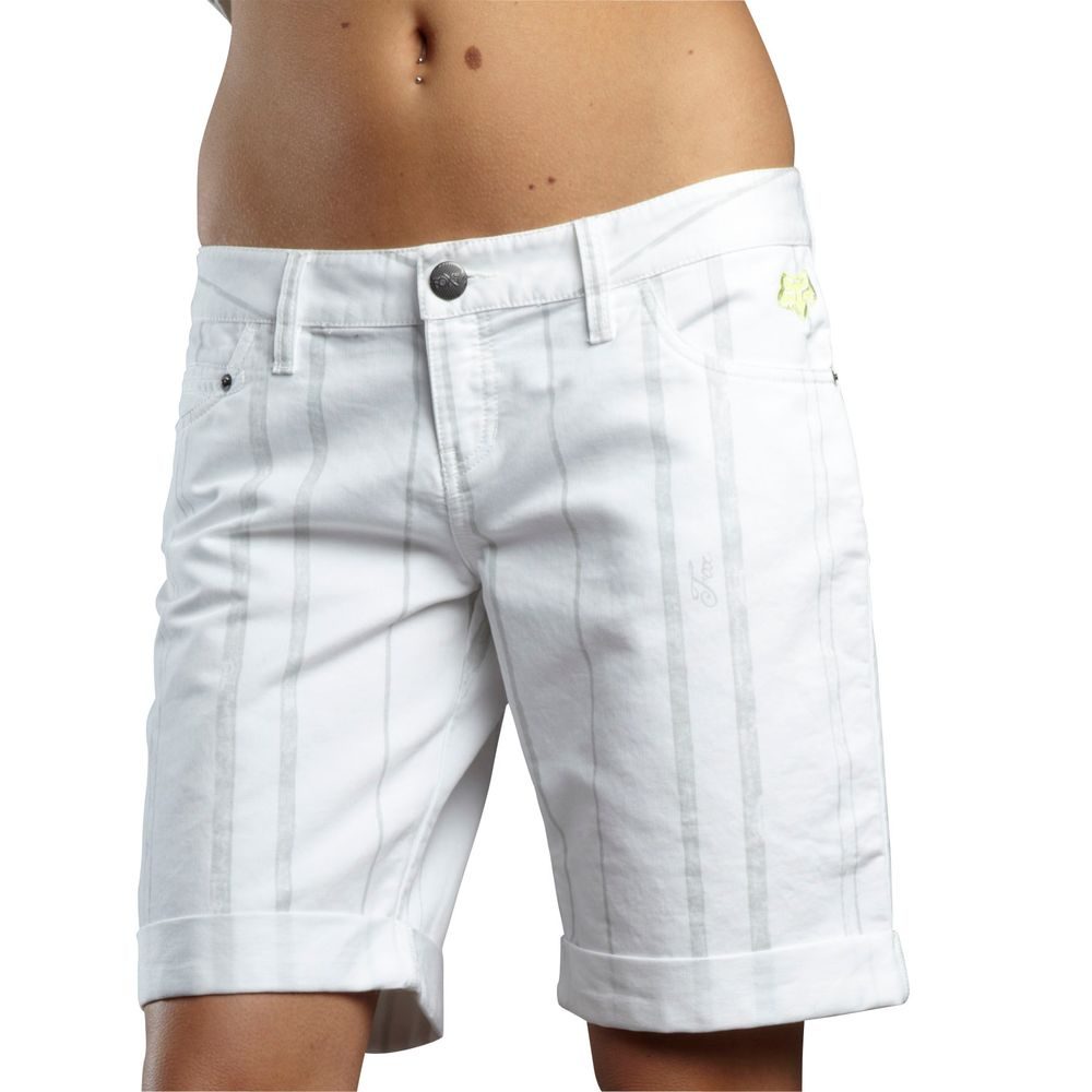 50589 008 Girls Century Short 9 inch Kraťasy