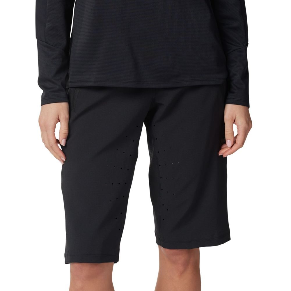 W Defend Short Black