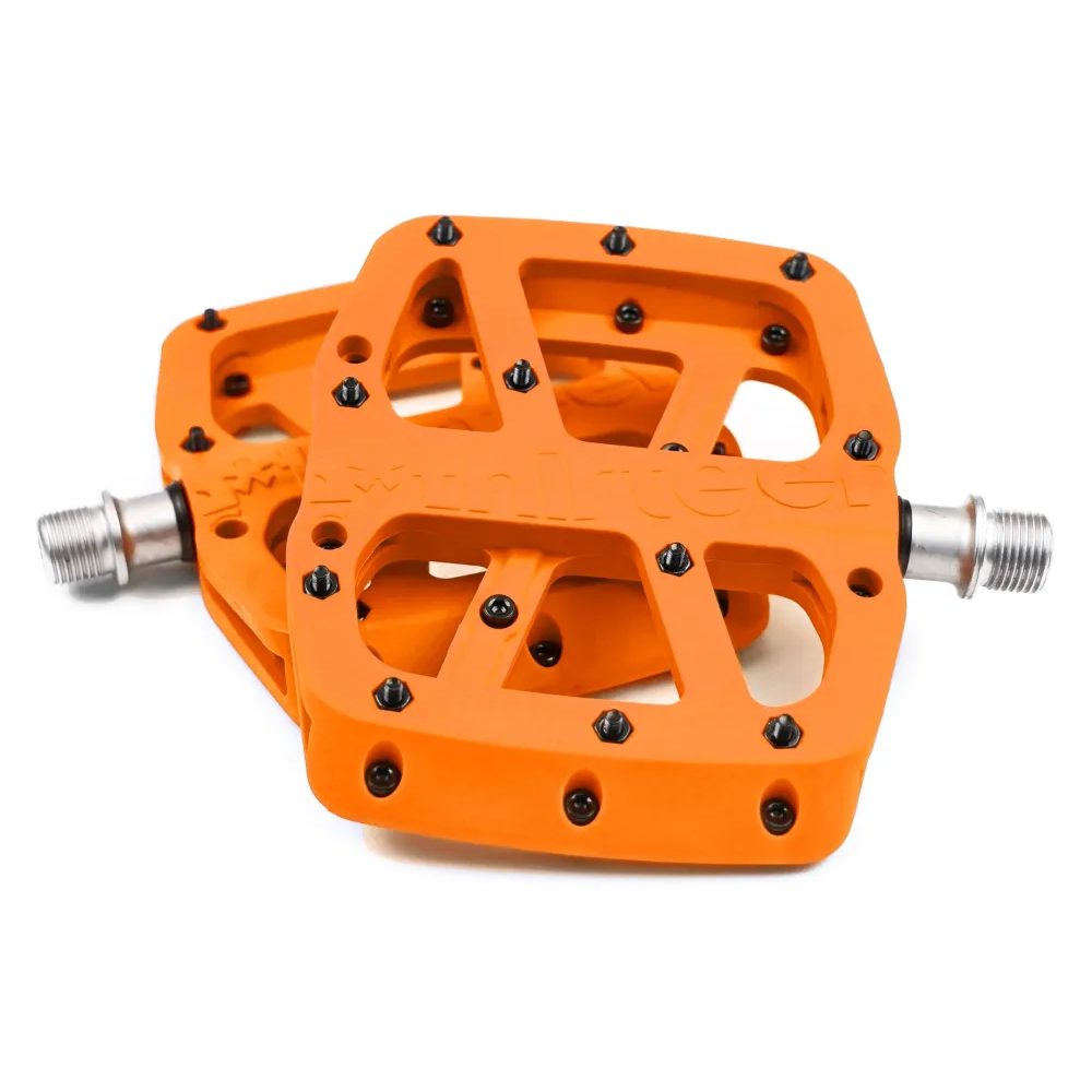 Base Flat Pedal | Composite Body | 22 Pins | Naranja