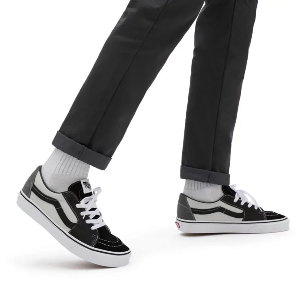 Outdoorweb.eu - UA SK8-LOW (COLOR BLOCK), DRIZZLE/TRUE WHITE