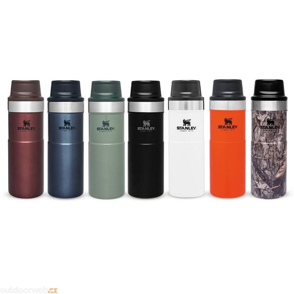  Classic series verze 2.0 470ml Tan Peter Perch ryba -  thermo mug in one hand - STANLEY - 47.59 € - outdoorové oblečení a vybavení  shop