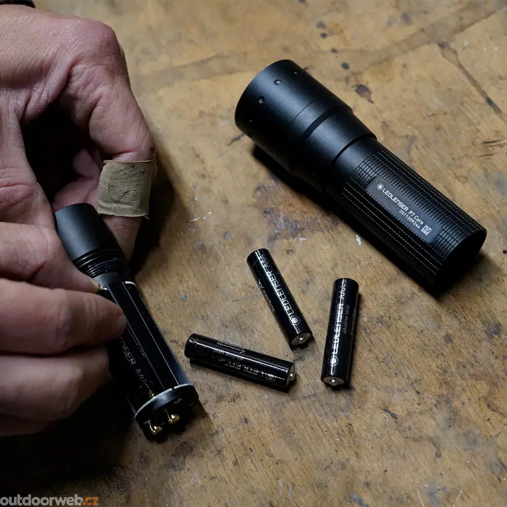 P7 CORE - handheld flashlight - LEDLENSER - 72.24 €