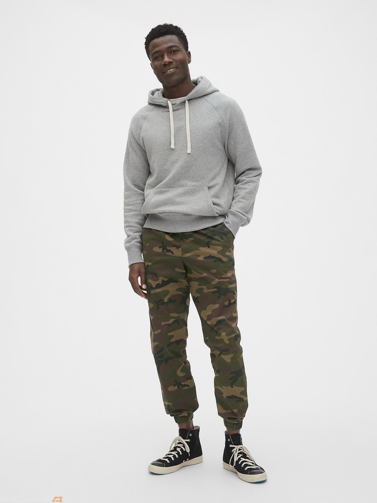 Outdoorweb.eu 496157 00 Kalhoty slim canvas joggers GapFlex Zelena Panske kalhoty GAP 51.43