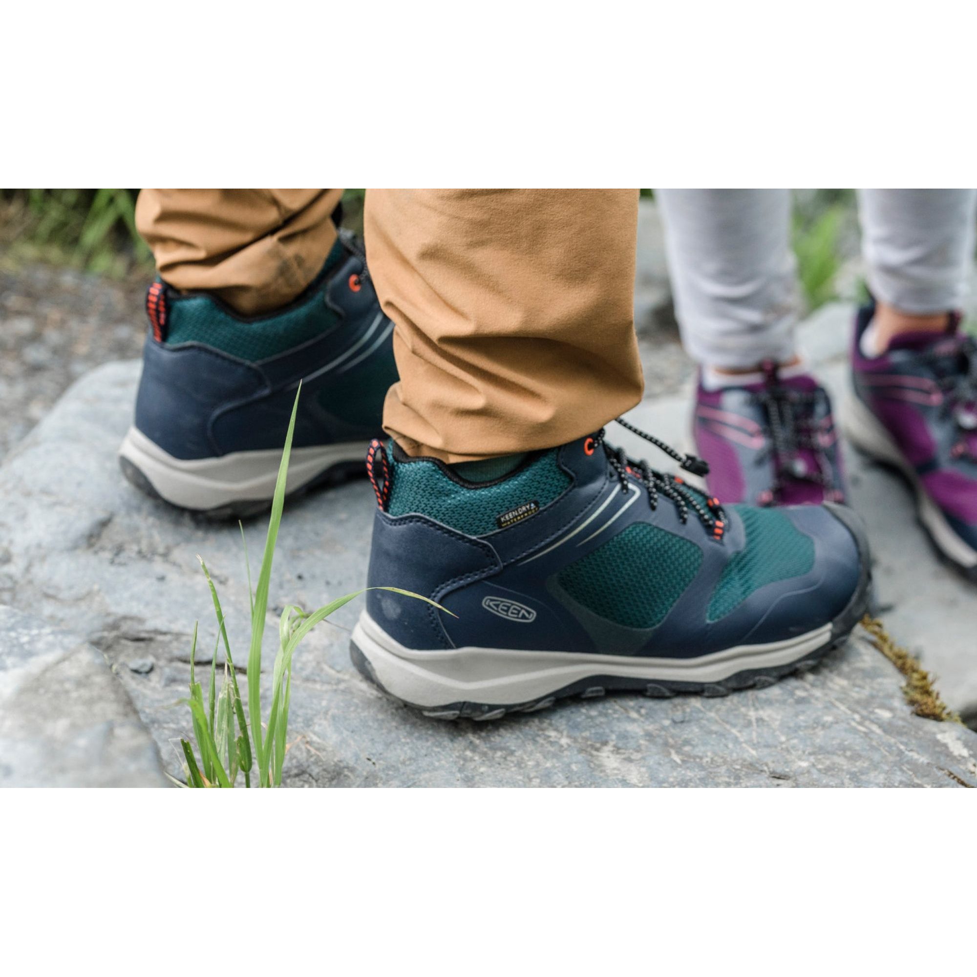 KEEN Wanduro Low Waterproof Hardloopschoenen voor kinderen, uniseks, Lila Sky Captain Charisma, 25/26 EU
