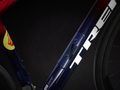 Domane SLR 9 eTap Metallic Red Smoke to Blue Smoke Fade