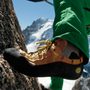 Mythos - climbing shoes action