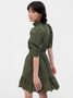 792564-00 Mini šaty s nabíranými rukávy Zelená