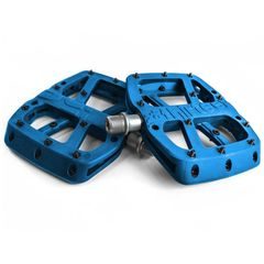 E*THIRTEEN Base Flat Pedal | Composite Body | 22 Pins | Blue