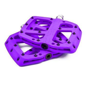 E*THIRTEEN Base Flat Pedal | Composite Body | 22 Pins | Eggplant