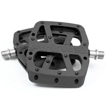 E*THIRTEEN Base Flat Pedal | Composite Body | 22 Pins | Black