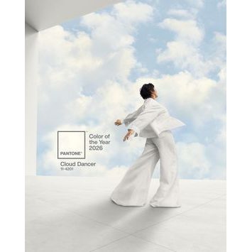 PANTONE L - Cloud Dancer 11-4201 (barva roku 2026)