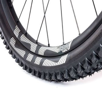 E*THIRTEEN plášť TRS Race | 27.5" | 2.35 | 72tpi | Dual Ply Apex Aramid Reinforced | Dual Compou