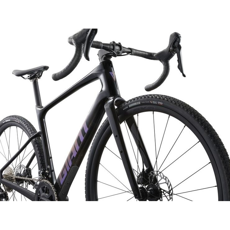 GIANT Revolt Advanced 2 Carbon Smoke