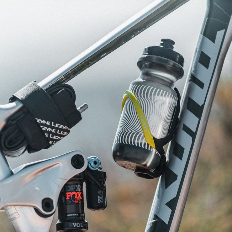 LEZYNE MATRIX TEAM CAGE BLACK / DARK GREY