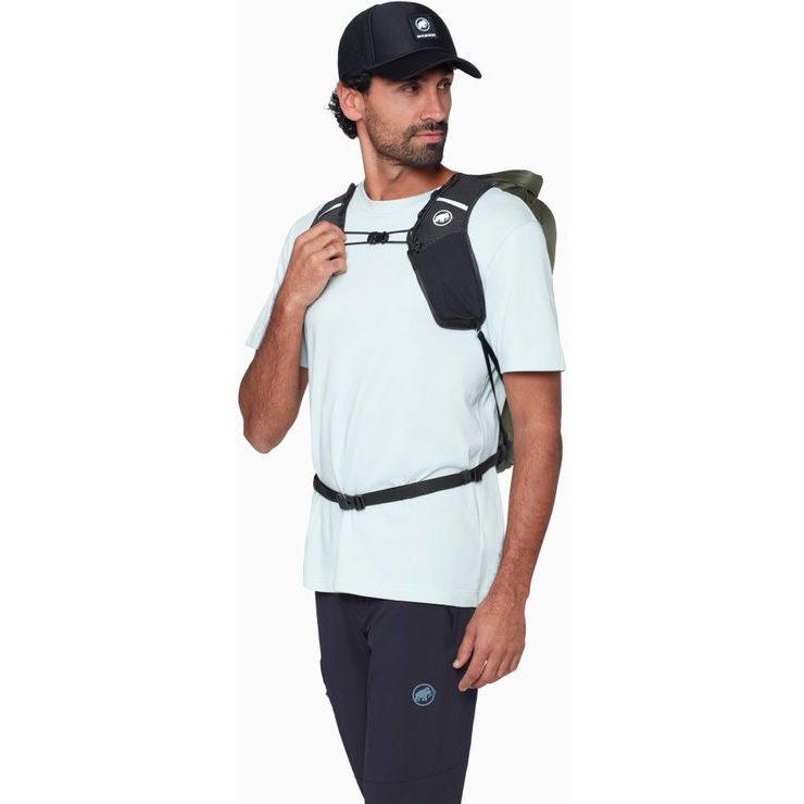 MAMMUT Aenergy 18 dark marsh