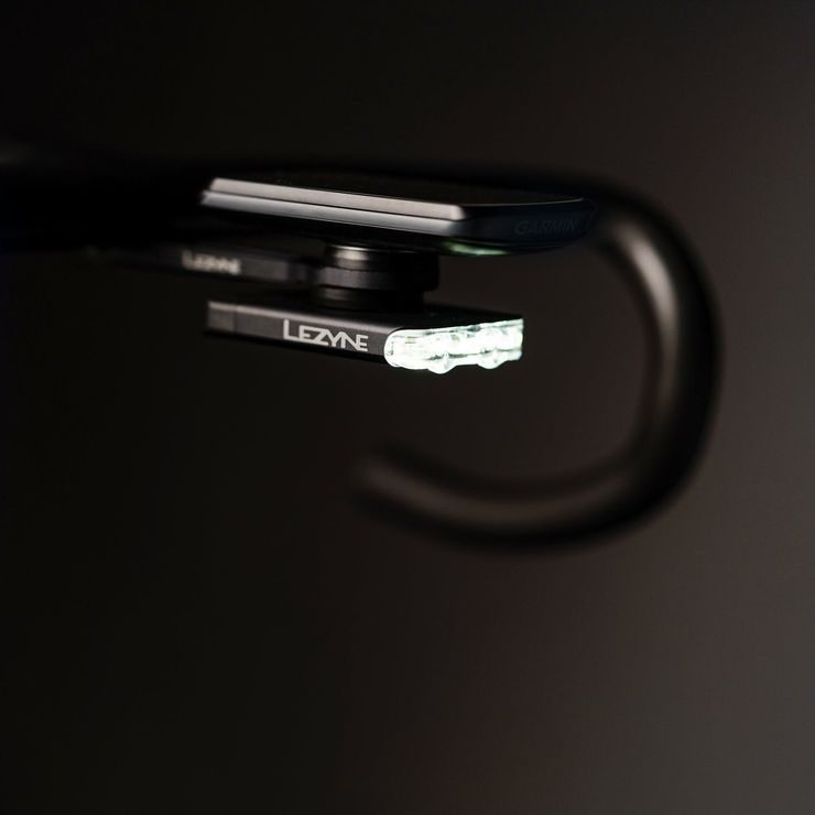 LEZYNE ROAD DRIVE 500 LM FROSTED SILVER