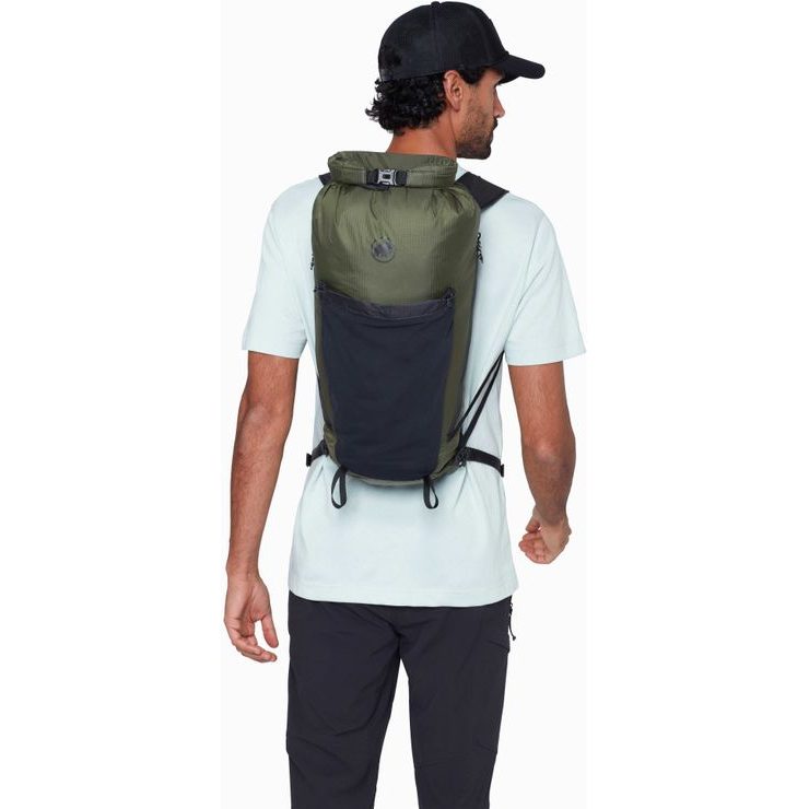 MAMMUT Aenergy 18 dark marsh