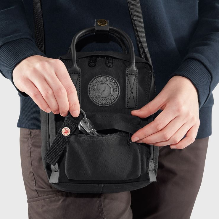 FJÄLLRÄVEN Kånken No. 2 Black Sling Black