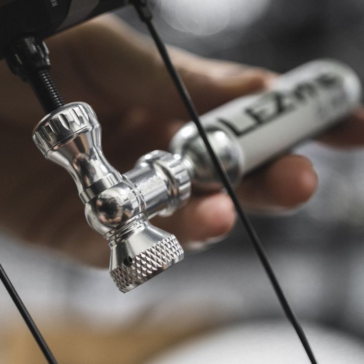 LEZYNE CONTROL DRIVE CO2 BLACK/HI GLOSS