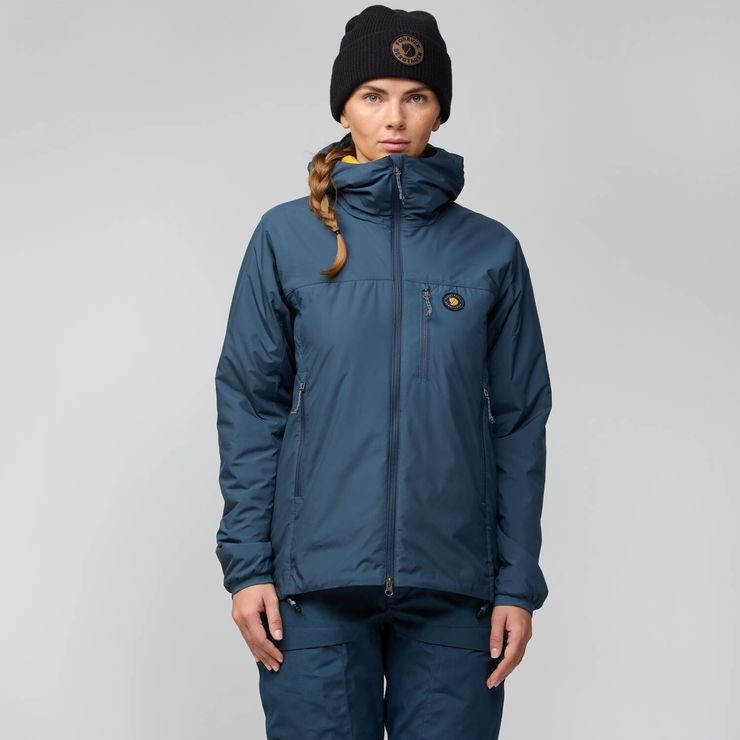 FJÄLLRÄVEN Bergtagen 60 Insulation Jkt W Black-Deep Forest