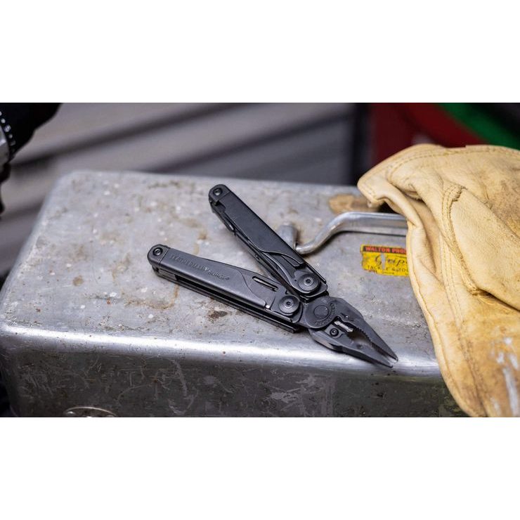 LEATHERMAN Surge