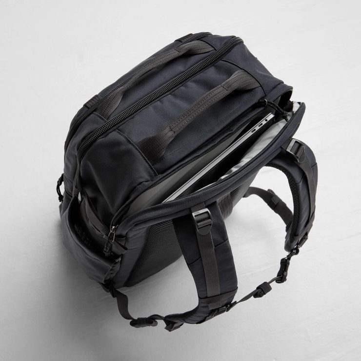 FJÄLLRÄVEN Färden Carry-On Pack Coal Black
