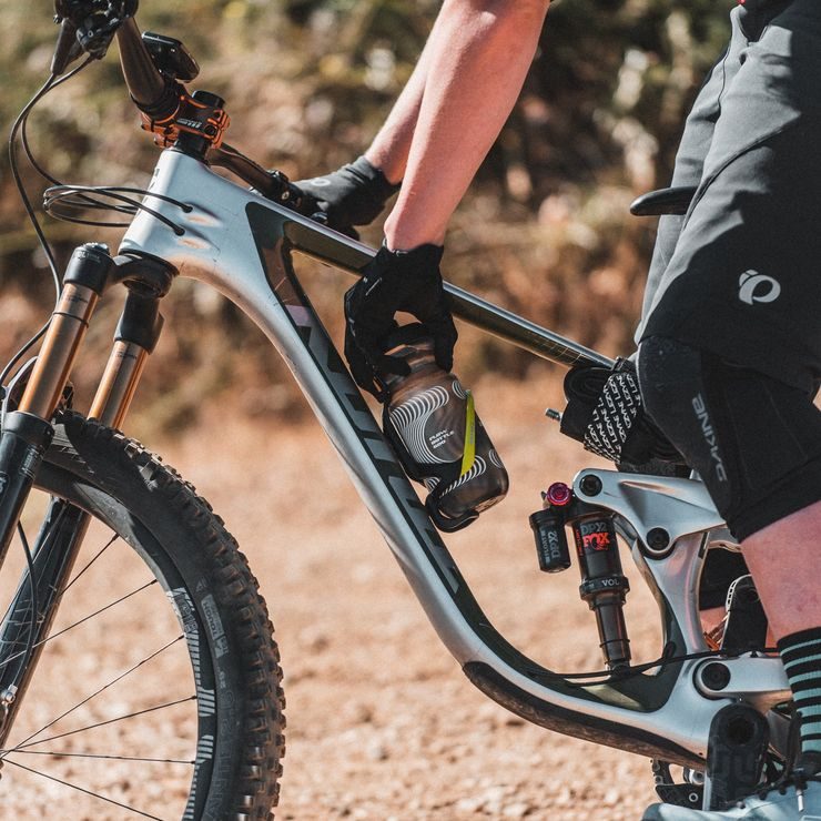 LEZYNE MATRIX TEAM CAGE BLACK / DARK GREY