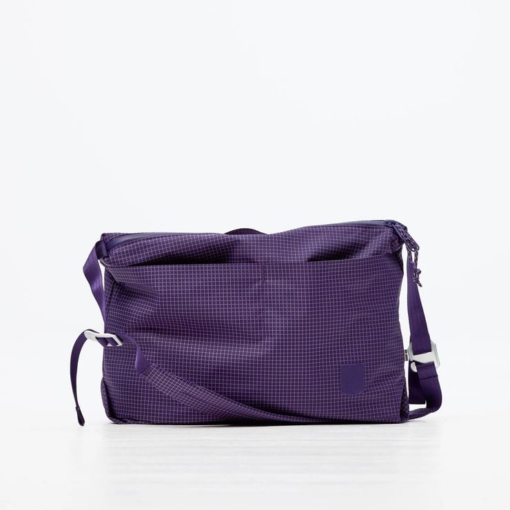 FJÄLLRÄVEN High Coast Pro Shoulder Bag 12 Dark Violet