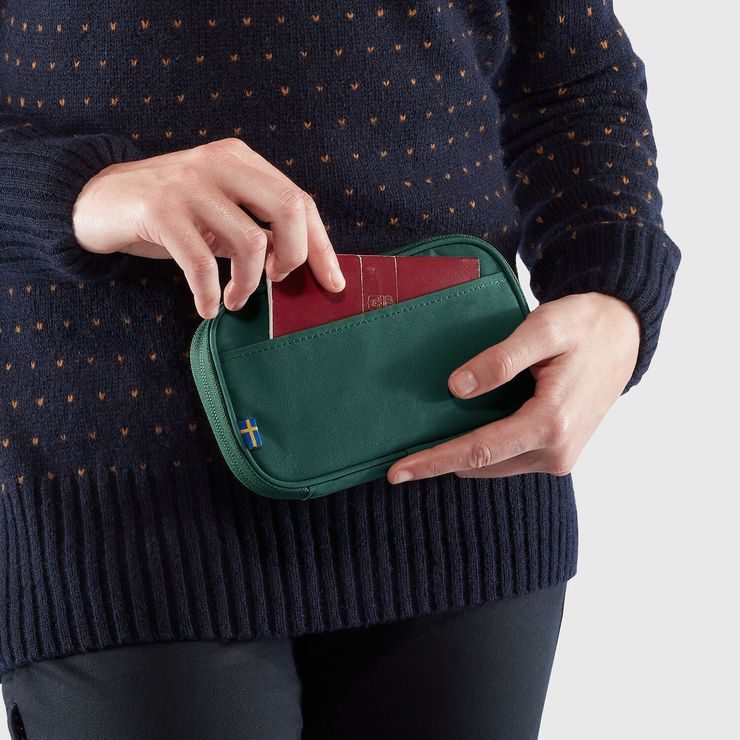 FJÄLLRÄVEN Kånken Travel Wallet Ochre
